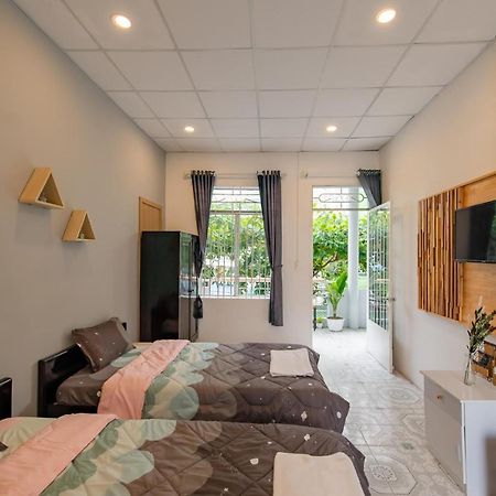V3 Hostel Нячанг Екстер'єр фото
