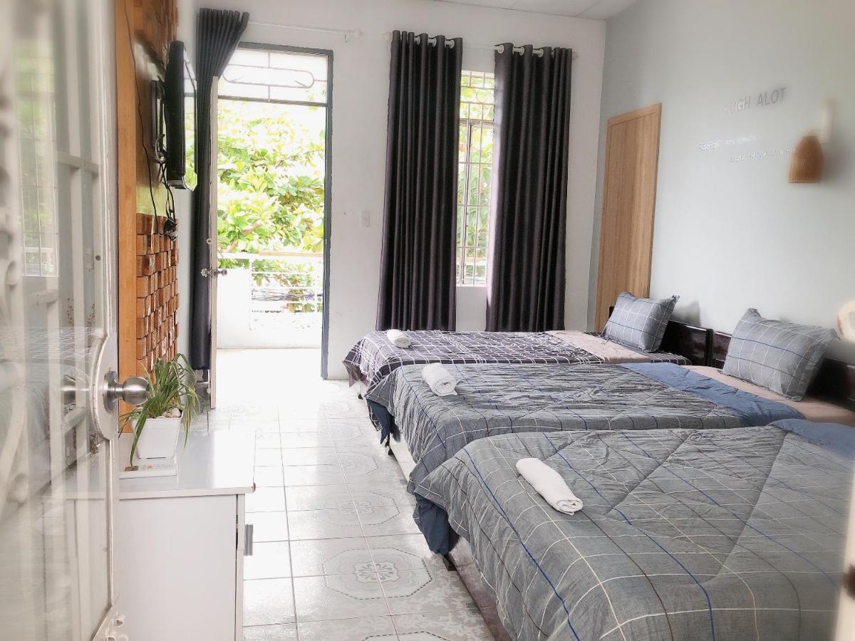 V3 Hostel Нячанг Екстер'єр фото