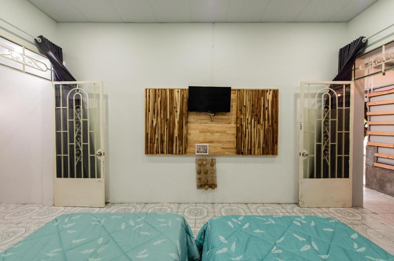 V3 Hostel Нячанг Екстер'єр фото