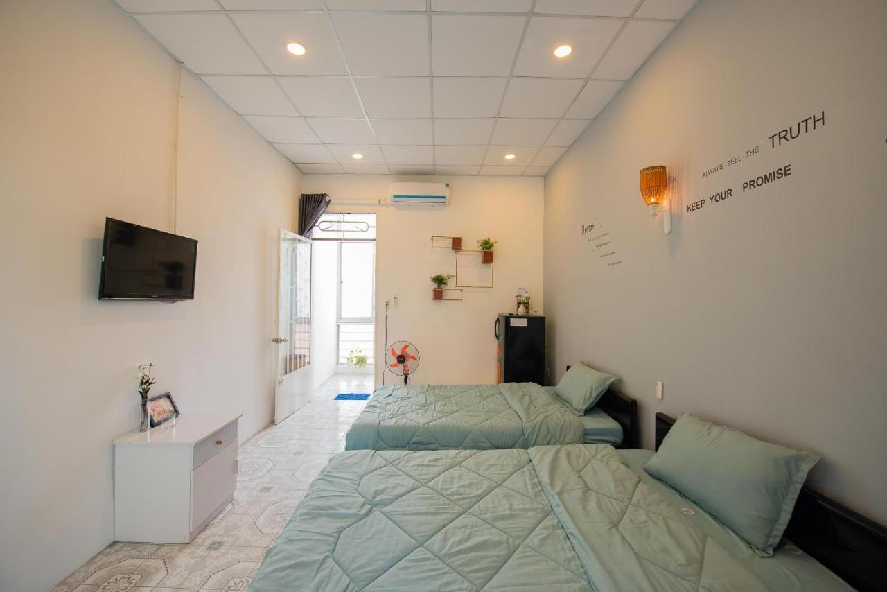 V3 Hostel Нячанг Екстер'єр фото